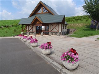 2.駐車場にトイレあります